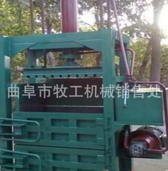 塑料薄膜液压打包机设备图1