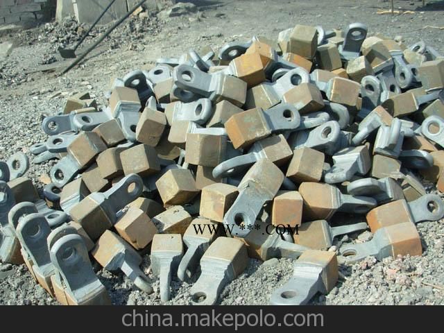 专业生产锤式破碎机锻造耐磨锤头、筛条使用于矿山、石料厂、石英