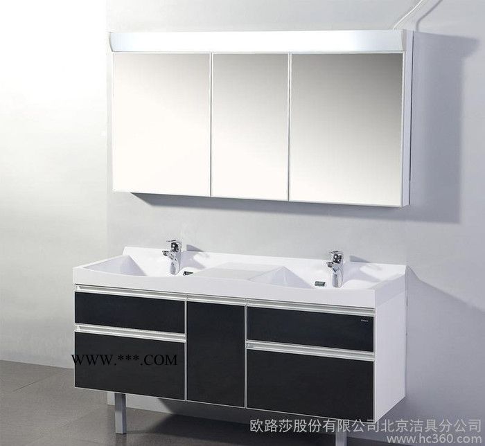 欧路莎1.5米纳米玻璃双盆浴室柜 0LS-G31图1
