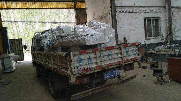 供应骏华塑料门窗玻璃压条锯图3