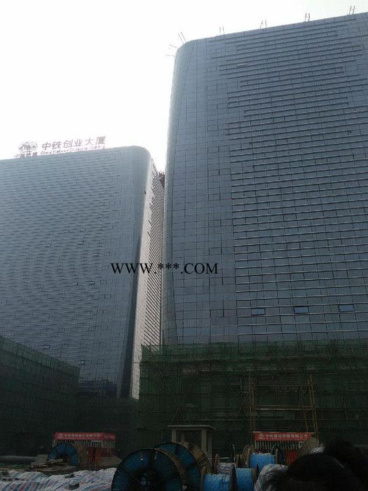 莱君  弯钢夹胶玻璃” 弯夹胶图2