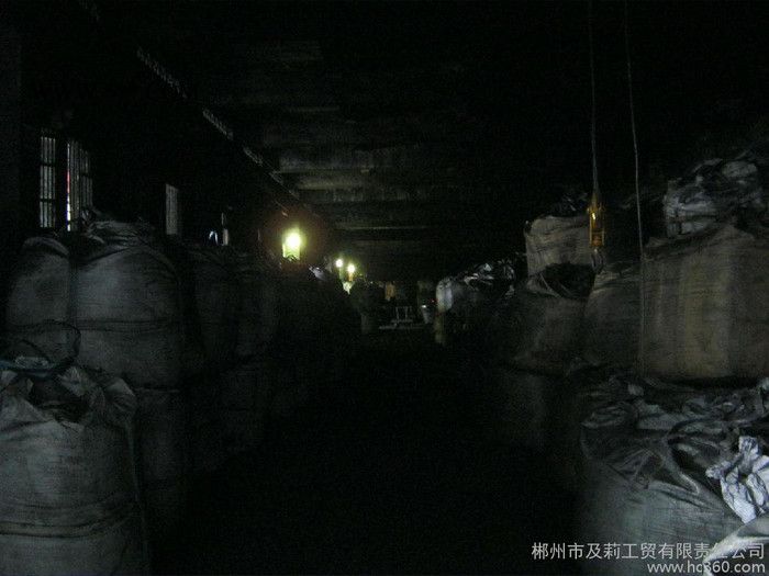 供应70％天然石墨粒  无定形石墨 石墨柱图3