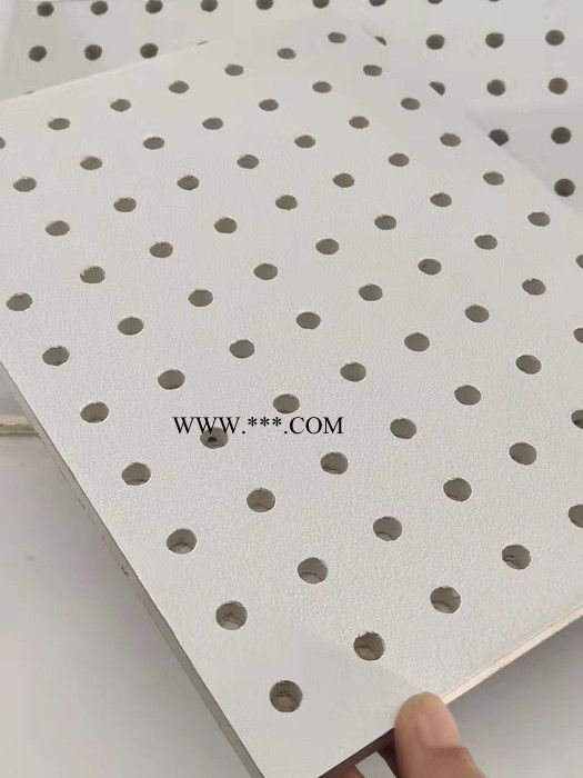 许昌车站剧院穿孔复合石膏板 600*600*19.5mm 安装简便 穿孔复合吸音板图4
