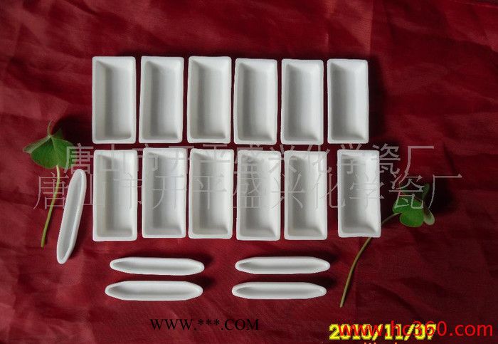 供应100*30*20mm 99％氧化铝 刚玉舟图3