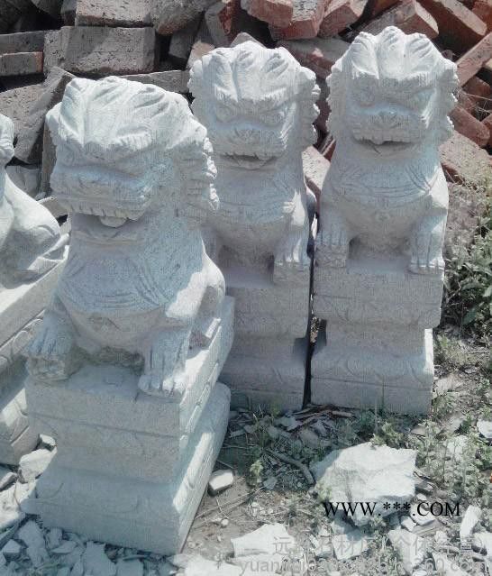 公墓石狮子精工细雕 天然芝麻白花岗石材狮子批发图2