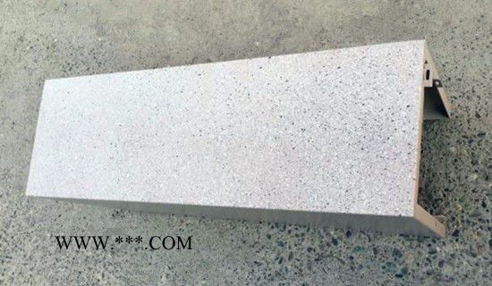上海餐馆墙面装修仿大理石铝单板幕墙材料，轻便实惠。