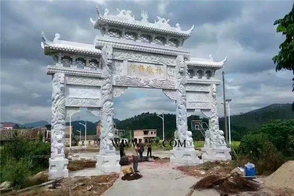 石雕牌坊村口三门 大理石牌坊厂家 制作安装图2