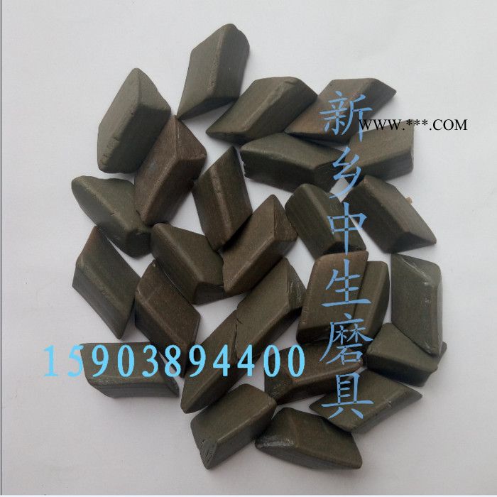 新乡中生磨具三角3x(6-8)  厂家直供棕刚玉磨料 白刚玉高铝瓷 抛光去毛刺 核桃砂玉米芯图2