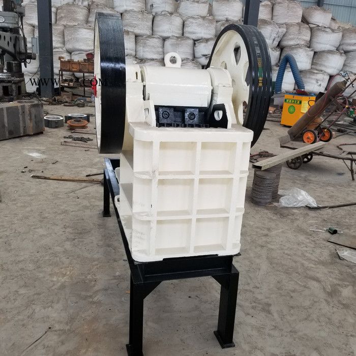 铭恩机械150*250 鄂式破碎机 小型颚式破碎机 移动式破碎机图3